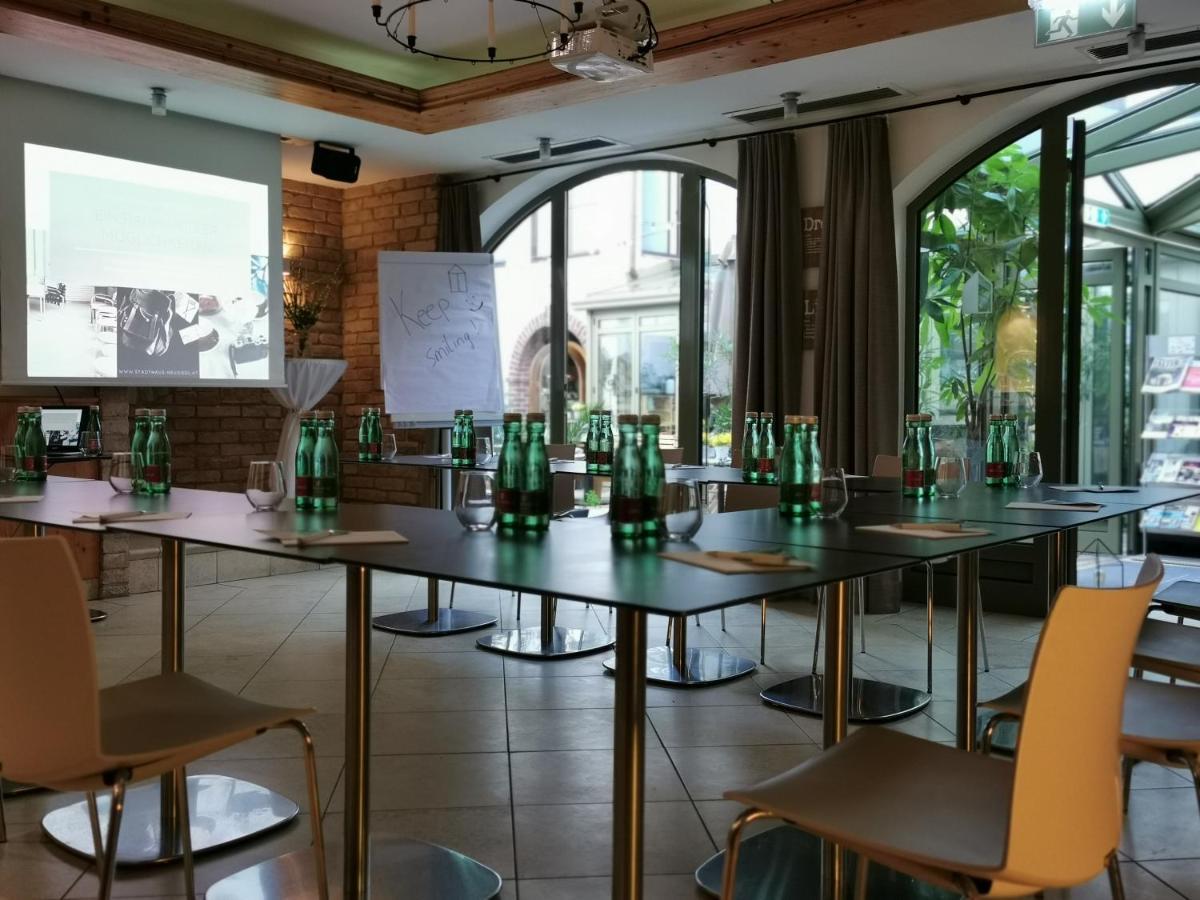 Das Stadthaus นอยซีเดิลอัมเซ ภายนอก รูปภาพ